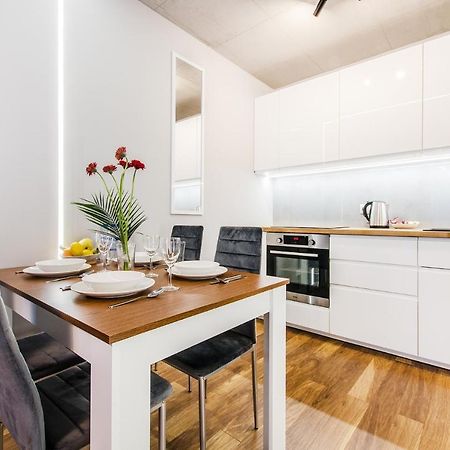 Smart Rental Management Apartments - City Center Вроцлав Экстерьер фото